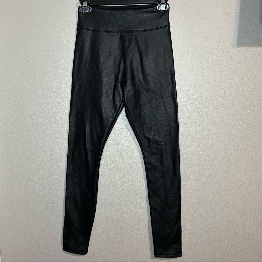 Hollister black faux leather fleece lined legging pants women's size XS